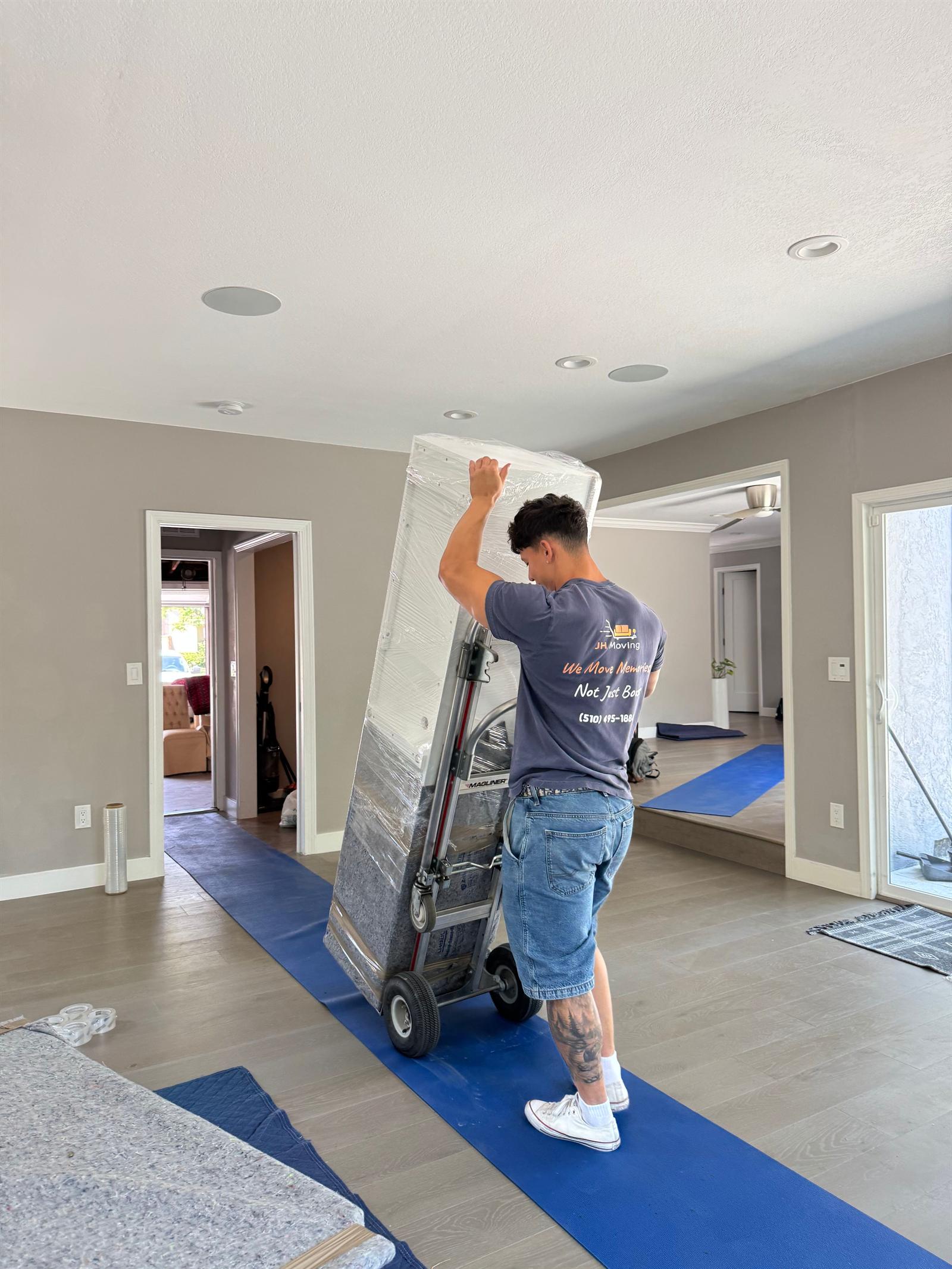 JH Moving: JH Moving crew at work